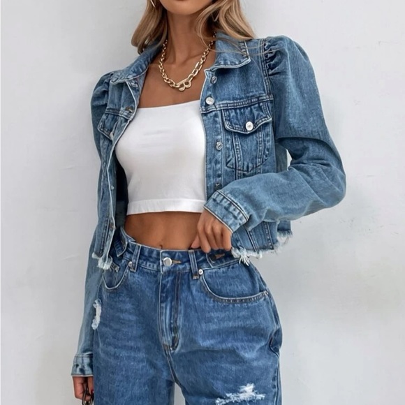 Chic medium wash puff sleeve button up denim jacket - Picture 5 of 5